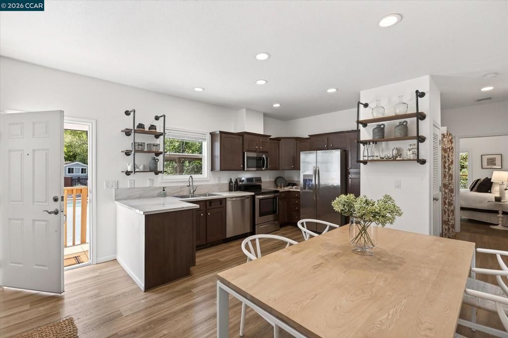 Image 35 of property listing at 599 Silverado Dr, Lafayette, CA 94549
