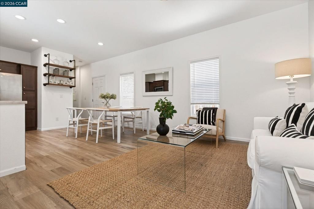 Image 37 of property listing at 599 Silverado Dr, Lafayette, CA 94549