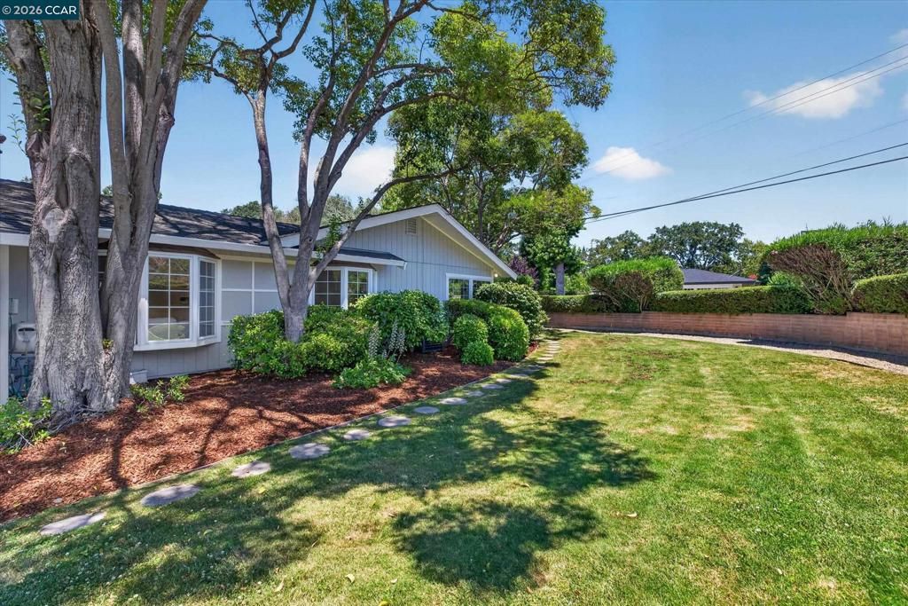 Image 44 of property listing at 599 Silverado Dr, Lafayette, CA 94549