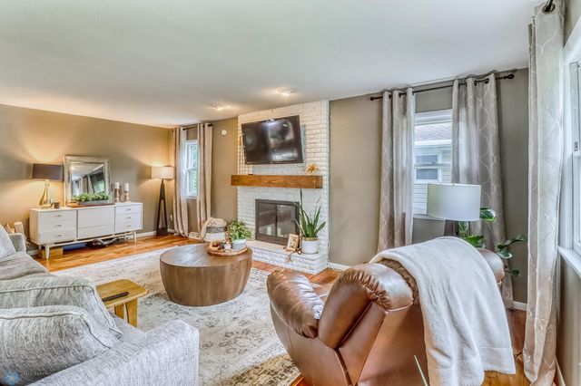 1800 CENTRE Square, Moorhead, MN 56560