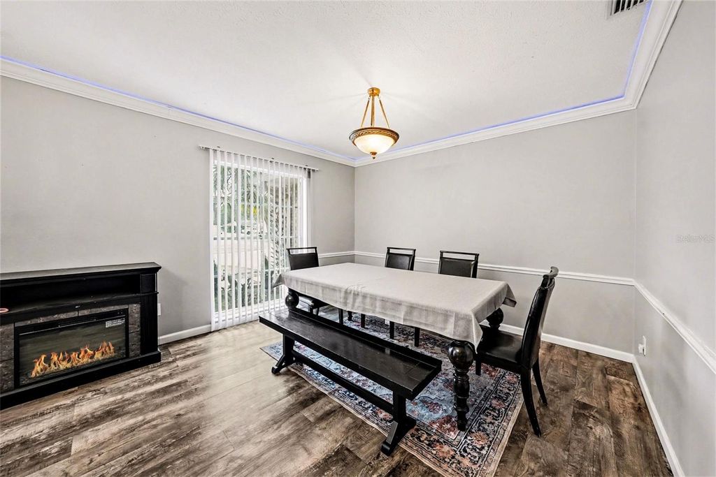 Image 12 of property listing at 208 DONATELLO DRIVE, Brandon, FL 33511