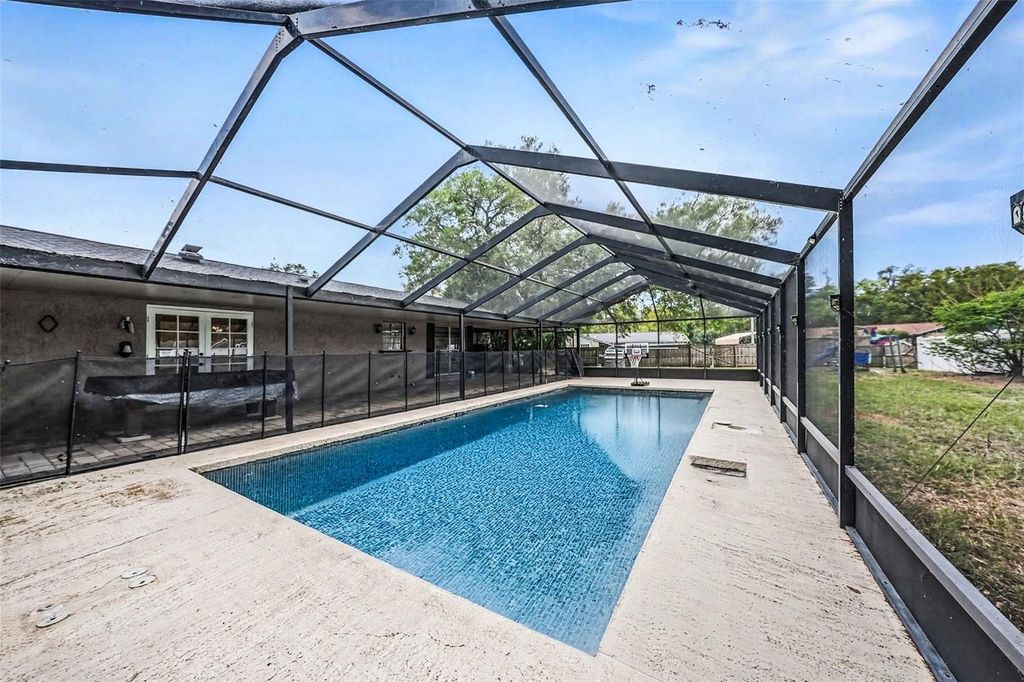 Image 20 of property listing at 208 DONATELLO DRIVE, Brandon, FL 33511