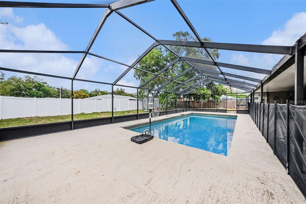 Image 21 of property listing at 208 DONATELLO DRIVE, Brandon, FL 33511