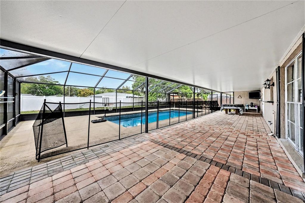 Image 22 of property listing at 208 DONATELLO DRIVE, Brandon, FL 33511