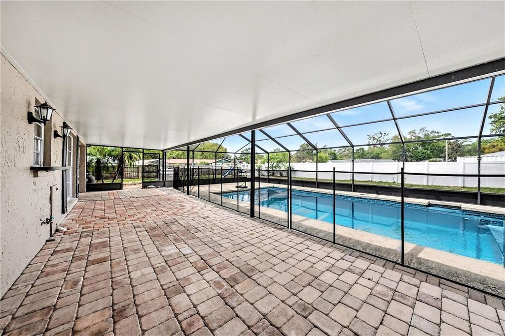 Image 23 of property listing at 208 DONATELLO DRIVE, Brandon, FL 33511
