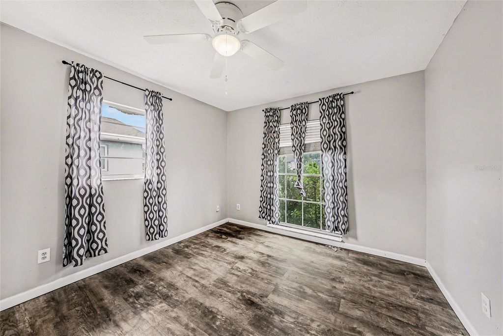 Image 24 of property listing at 208 DONATELLO DRIVE, Brandon, FL 33511