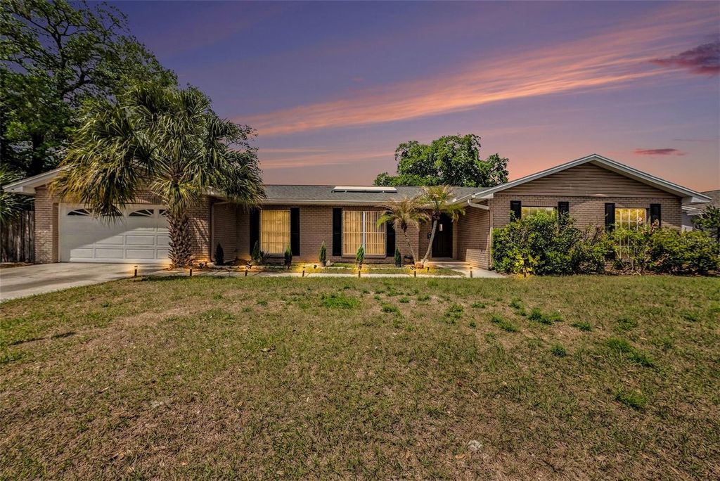 Image 26 of property listing at 208 DONATELLO DRIVE, Brandon, FL 33511