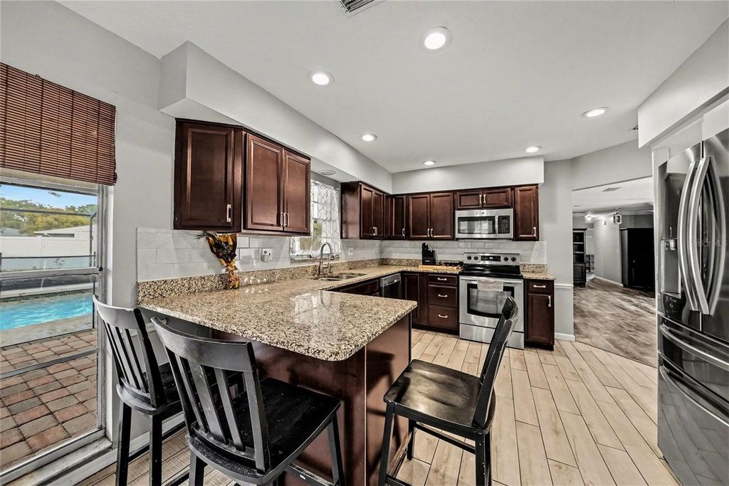 Image 10 of property listing at 208 DONATELLO DRIVE, Brandon, FL 33511