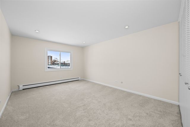 10385 Dearlove Road 2C, Glenview, IL 60025