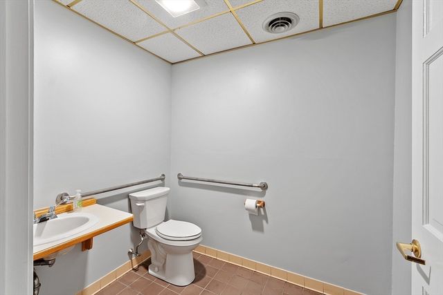 977 South St, Fitchburg, MA 01420
