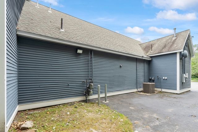 977 South St, Fitchburg, MA 01420