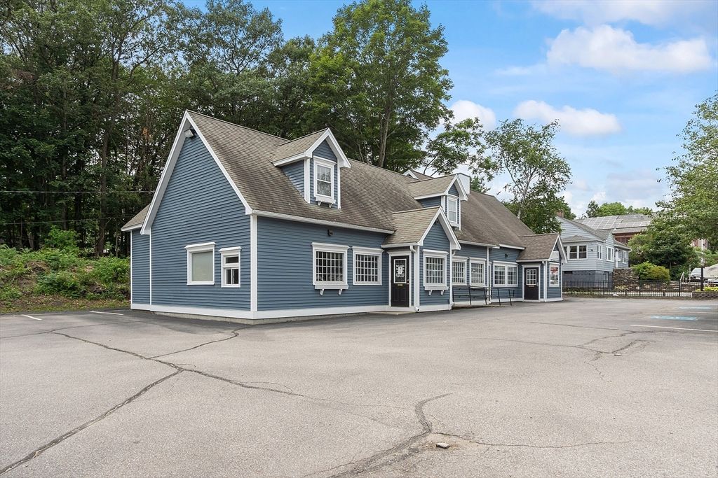 977 South St, Fitchburg, MA 01420