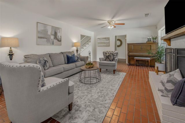 1403 Post Oak CIR, College Station, TX 77840