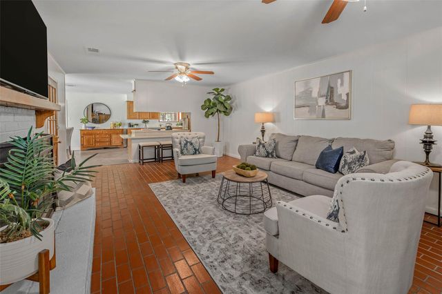 1403 Post Oak CIR, College Station, TX 77840
