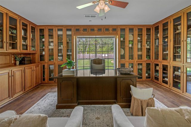 1403 Post Oak CIR, College Station, TX 77840