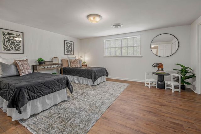 1403 Post Oak CIR, College Station, TX 77840