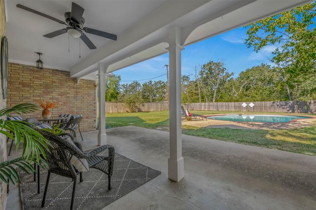 1403 Post Oak CIR, College Station, TX 77840