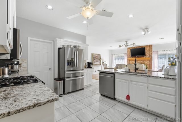 29606 E 68th Street S, Broken Arrow, OK 74014