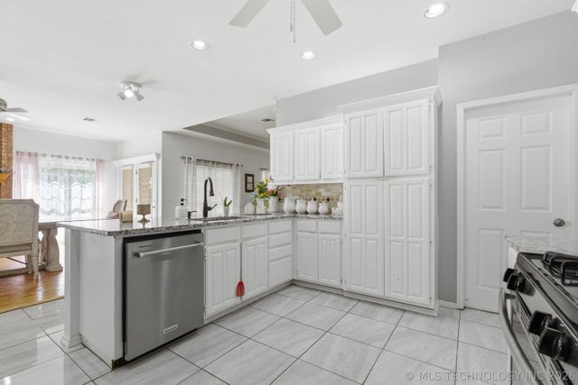 29606 E 68th Street S, Broken Arrow, OK 74014