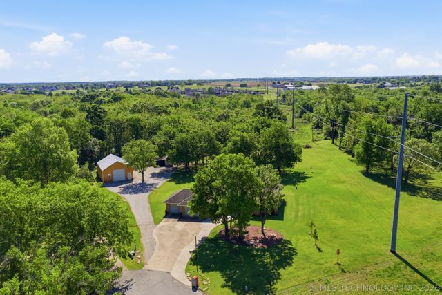29606 E 68th Street S, Broken Arrow, OK 74014