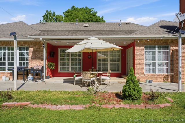 29606 E 68th Street S, Broken Arrow, OK 74014