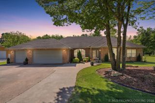 29606 E 68th Street S, Broken Arrow, OK 74014