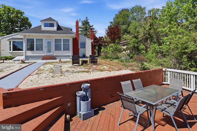 2304 POPLAR, Baltimore, MD 21221