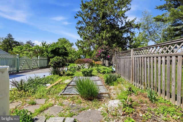 2304 POPLAR, Baltimore, MD 21221