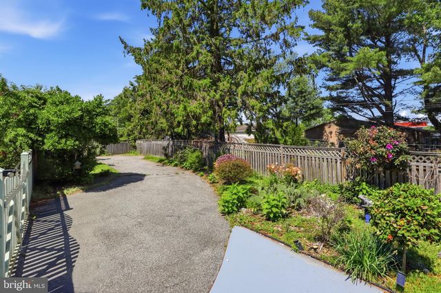 2304 POPLAR, Baltimore, MD 21221