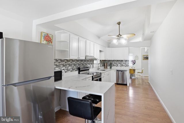 2304 POPLAR, Baltimore, MD 21221