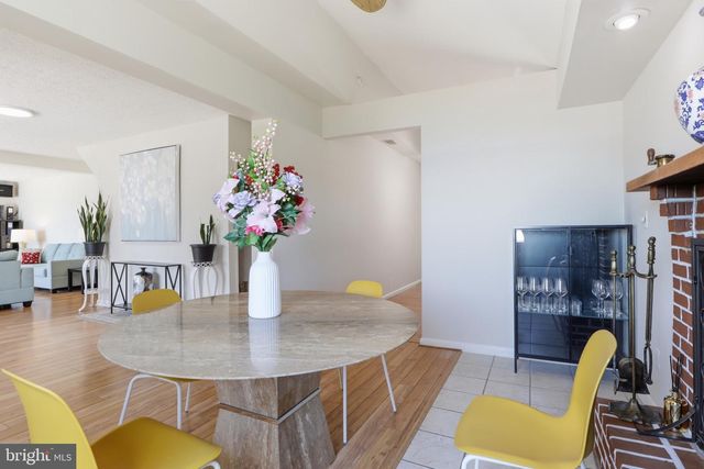 2304 POPLAR, Baltimore, MD 21221