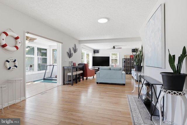 2304 POPLAR, Baltimore, MD 21221