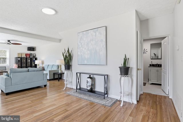 2304 POPLAR, Baltimore, MD 21221