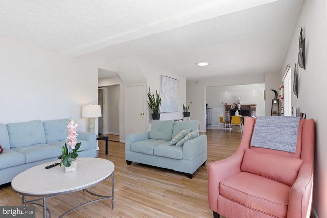 2304 POPLAR, Baltimore, MD 21221