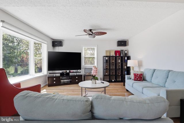 2304 POPLAR, Baltimore, MD 21221