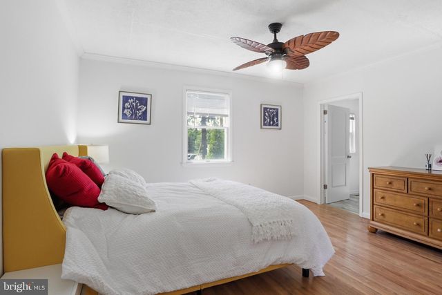 2304 POPLAR, Baltimore, MD 21221