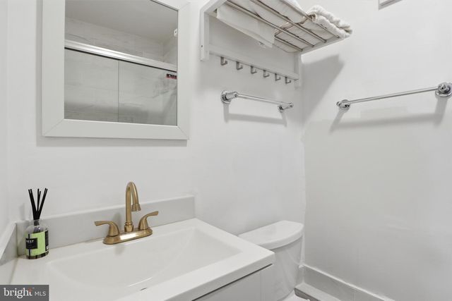 2304 POPLAR, Baltimore, MD 21221