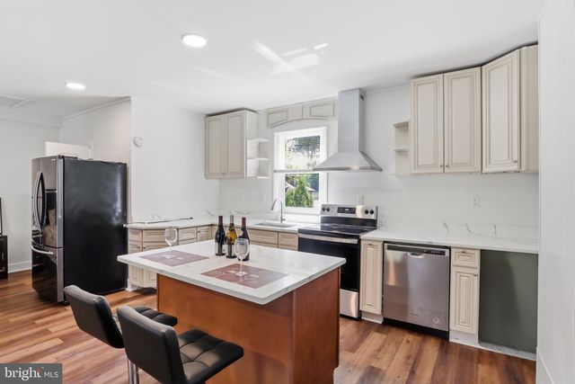 2304 POPLAR, Baltimore, MD 21221
