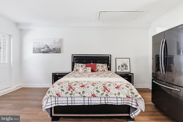 2304 POPLAR, Baltimore, MD 21221