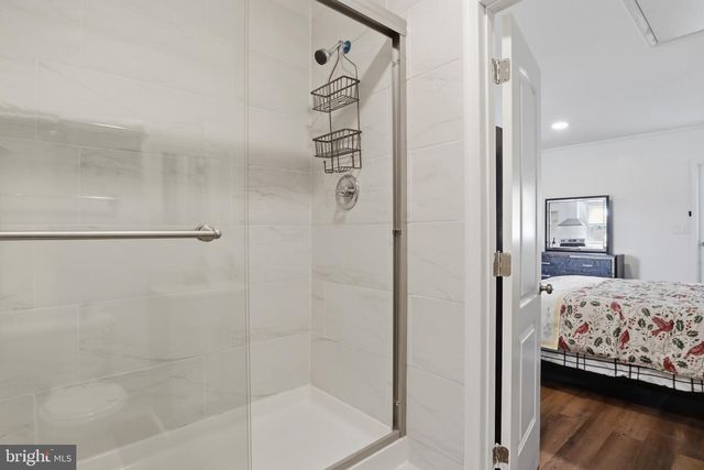 2304 POPLAR, Baltimore, MD 21221