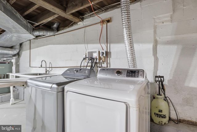 2304 POPLAR, Baltimore, MD 21221