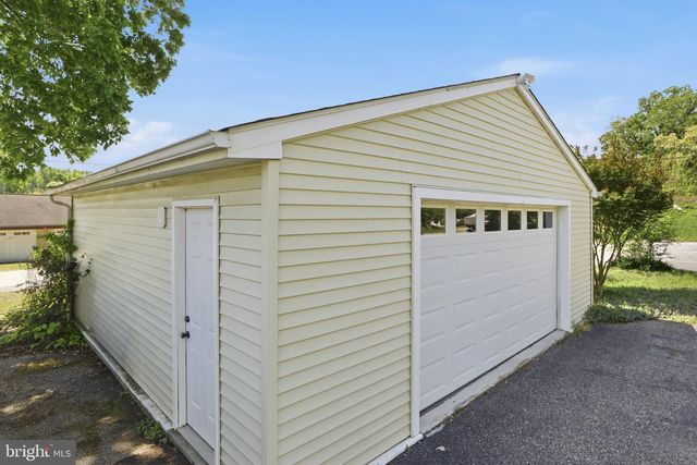 2304 POPLAR, Baltimore, MD 21221