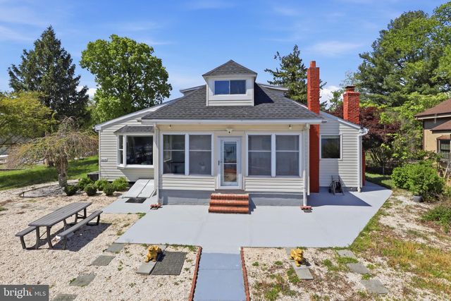 2304 POPLAR, Baltimore, MD 21221