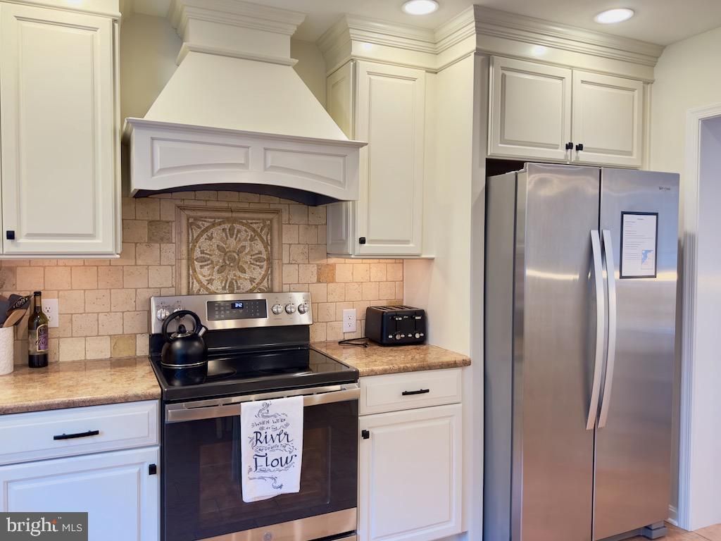 Image 20 of property listing at 14540 STIRRUP LANE, Galena, MD 21635