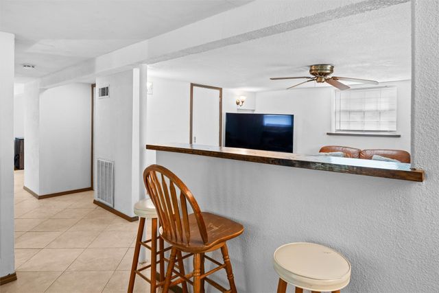 1011 S Delaware Street, Irving, TX 75060