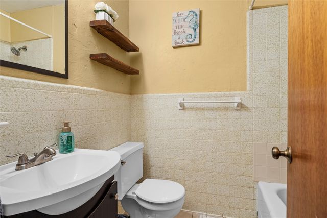 1011 S Delaware Street, Irving, TX 75060