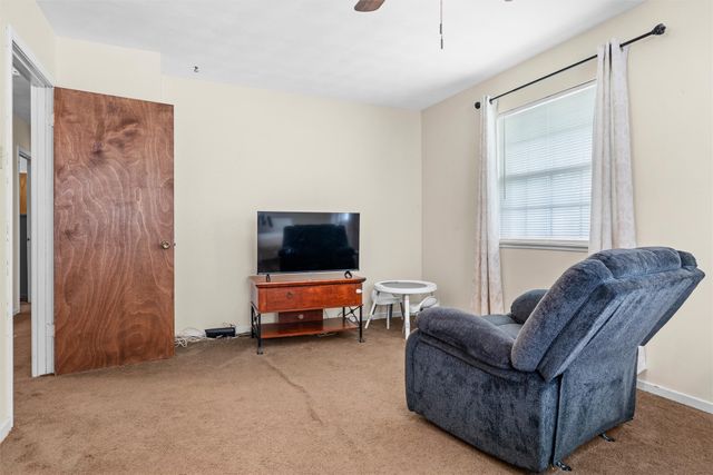 1011 S Delaware Street, Irving, TX 75060