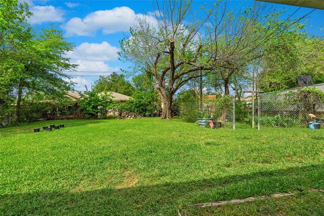 1011 S Delaware Street, Irving, TX 75060