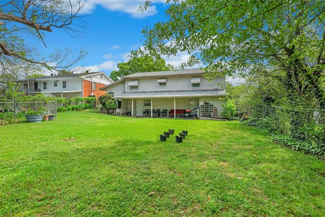 1011 S Delaware Street, Irving, TX 75060