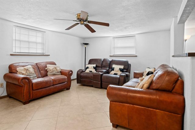 1011 S Delaware Street, Irving, TX 75060